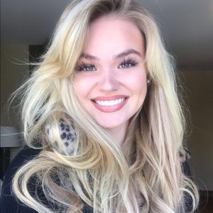 Meet your Posher, Kayla